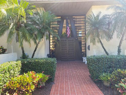 5-203-1800 Se Saint Lucie Blvd, Stuart, FL, 34996-4298 | Card Image