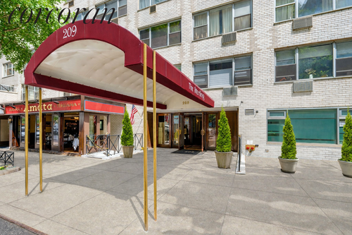 9e-209 E 56th Street, New York City, NY, 10022 | Card Image