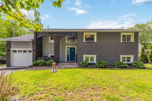 601 Lakeview Ave, Middle Sackville, NS, B4E3B8 | Card Image