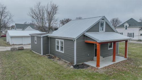 204 N Meadow St, Otterbein, IN, 47970-8572 | Card Image