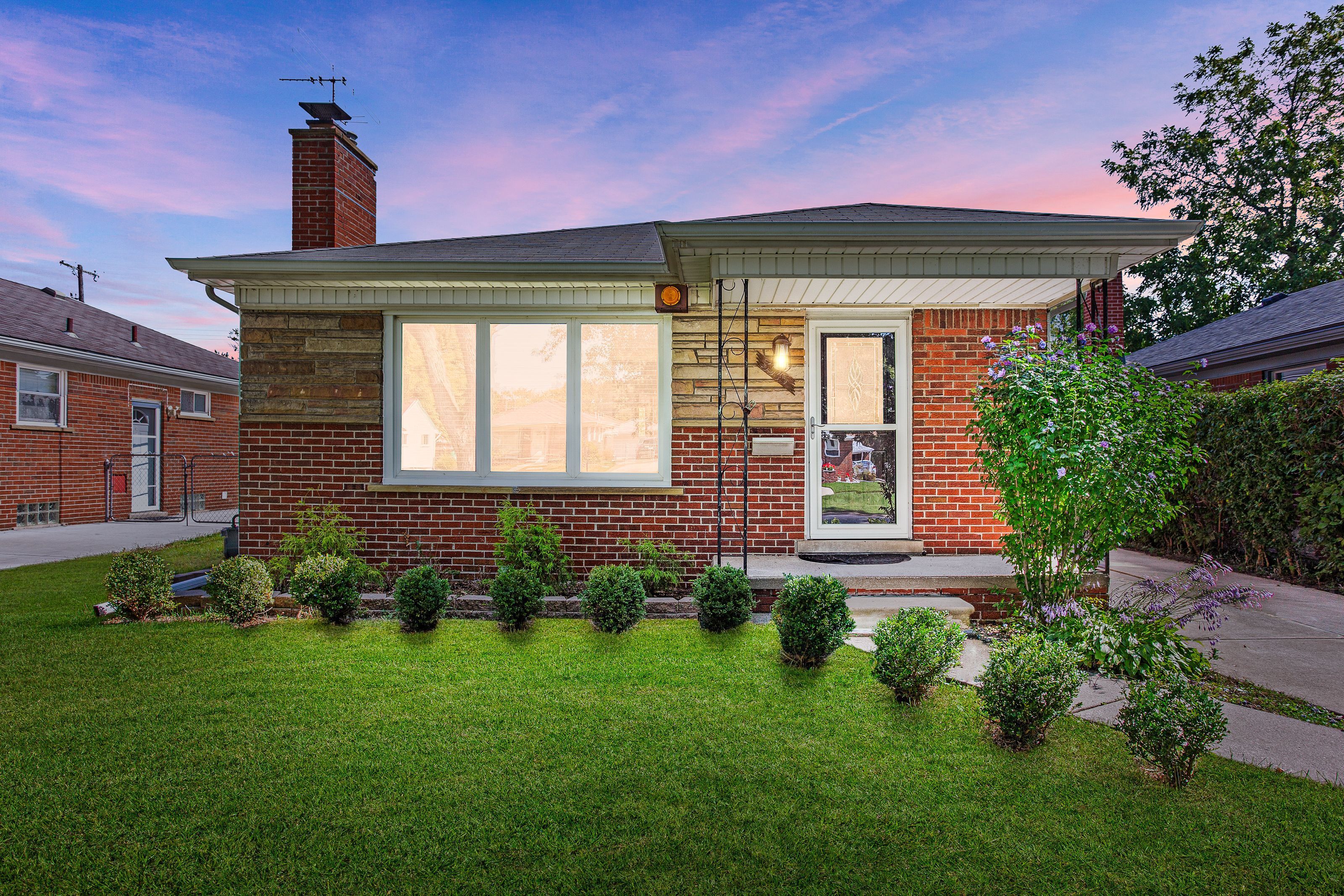 Roosevelt Blvd, Dearborn Heights, MI 48125