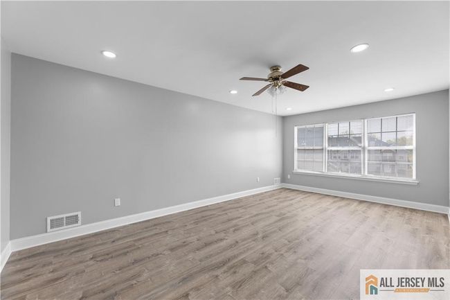 142 Lackland Ave, Townhouse with 2 bedrooms, 3 bathrooms and null parking in Piscataway NJ | Image 19