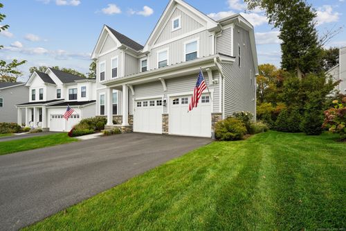 33-33 Enclave Dr, Trumbull, CT, 06611-3908 | Card Image