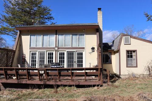 154 Old Stone Dr, Clintwood, VA, 24228-6827 | Card Image