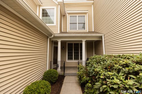 108-108 Imperial Ct, Trumbull, CT, 06611-1353 | Card Image