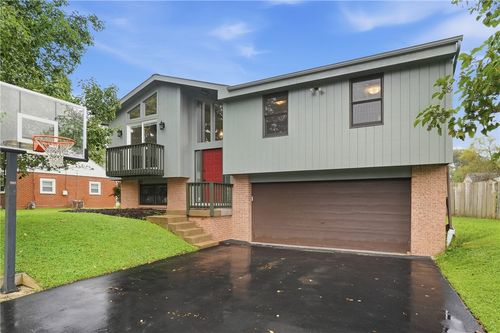 2404 Linden Dr, Hampton, PA, 15101 | Card Image