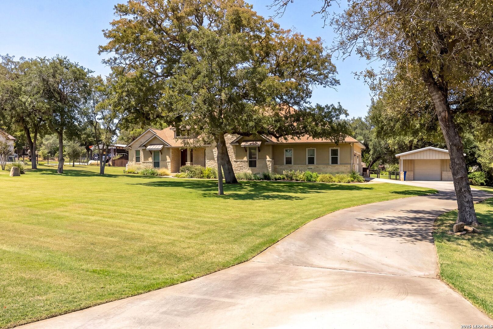Residential in La Vernia 3