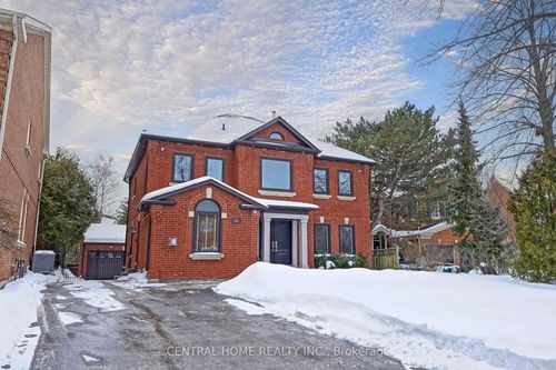28 Theobalds Cir, Richmond Hill, ON, L4C9C6 | Card Image