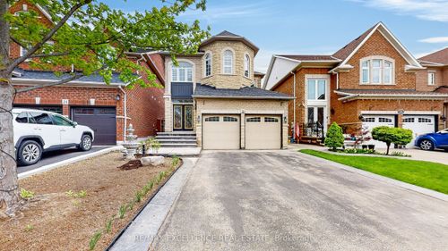 26 Blue Diamond Dr, Brampton, ON, L6S6J2 | Card Image