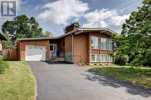 14 Kincora Crt, Sudbury, ON, P3E2C1 | Card Image