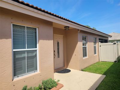 20869 Nw 17th St, House other with 3 bedrooms, 2 bathrooms and null parking in Pembroke Pines FL | Image 2