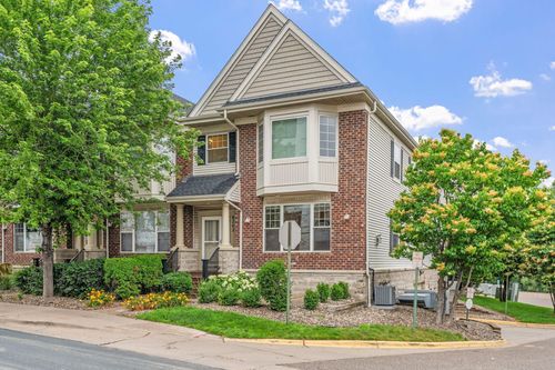 8202 Golden Valley Rd, Golden Valley, MN, 55427-4265 | Card Image