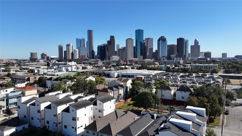 1603 Sabine St, Houston, TX, 77007-4039 | Card Image