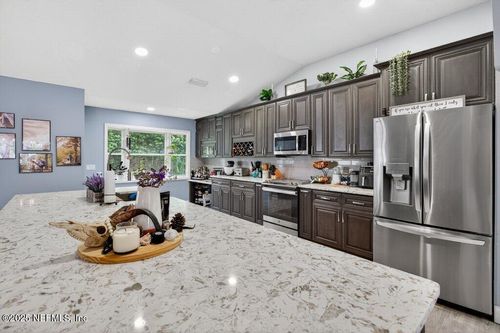 7 Winterberry Pl, Palm Coast, FL, 32164-7606 | Card Image