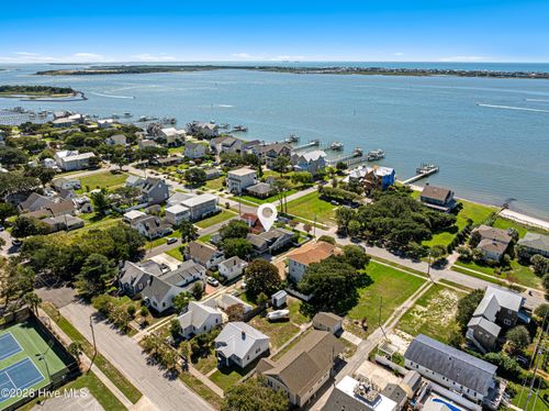 1502 Shackleford St, Morehead City, NC, 28557-4043 | Card Image