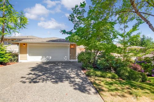 3002-4425 Providence Point Pl Se, Issaquah, WA, 98029-6817 | Card Image