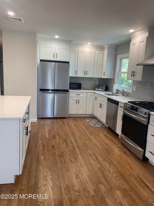 127 Hulick St, Long Branch, NJ, 07740-5318 | Card Image