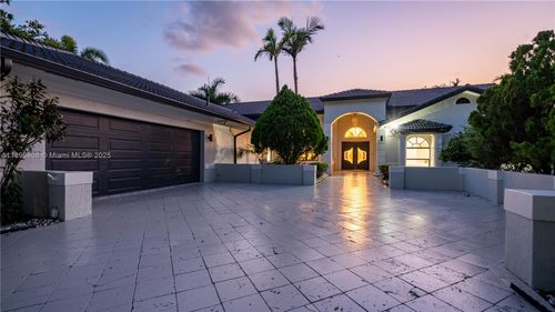 1361 116th Ave, Plantation, FL, 33323-2424 | Card Image