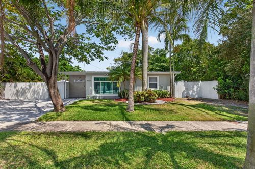 4520 Ne 15th Ave, Pompano Beach, FL, 33064-5835 | Card Image