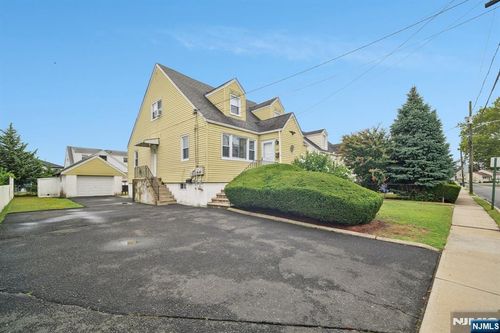 80 Phillips Ave, South Hackensack, NJ, 07606-1520 | Card Image