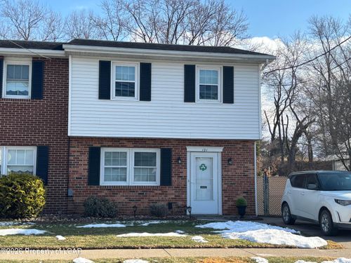 121 N Gates Ave, Kingston, PA, 18704-5516 | Card Image