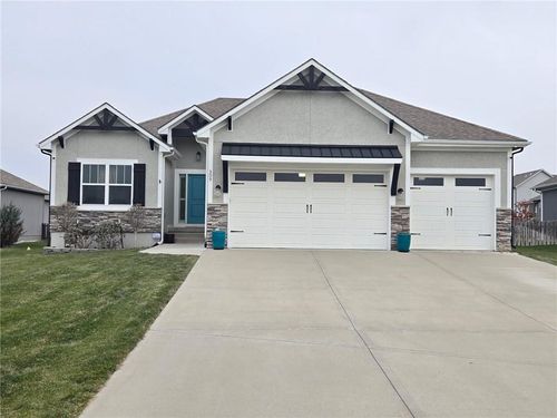 309 Sw Chelmsford Dr, Blue Springs, MO, 64014-7859 | Card Image