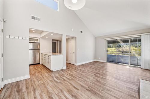 11-4 Ash Ave, Kentfield, CA, 94904-1586 | Card Image