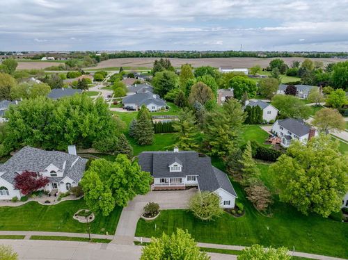 5018 Turnberry Ln, Davenport, IA, 52807-3348 | Card Image
