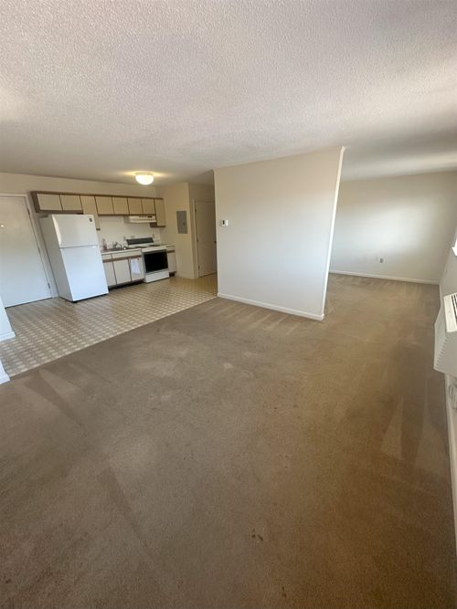apt-211-16 Manning St, Derry, NH, 03038-3301 | Card Image