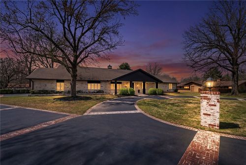 1100 Ranch Dr, Springdale, AR, 72762-2136 | Card Image