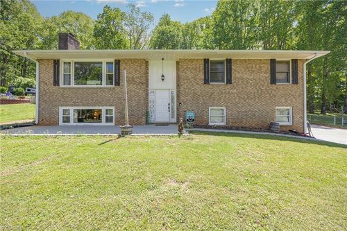 2914 Rhonswood Dr, Tobaccoville, NC, 27050-9507 | Card Image