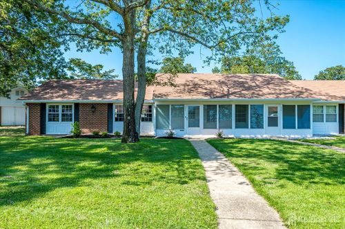 a-935 Thornhill Ct, Lakewood, NJ, 08701 | Card Image