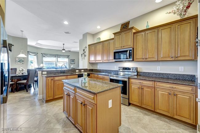 9693 Cobalt Cove Cir, House other with 3 bedrooms, 3 bathrooms and null parking in NAPLES FL | Image 15
