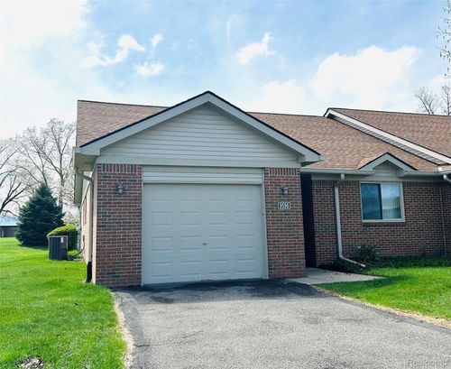 9596 Wheatgrass Lane, Van Buren Charter Township, MI, 48111 | Card Image