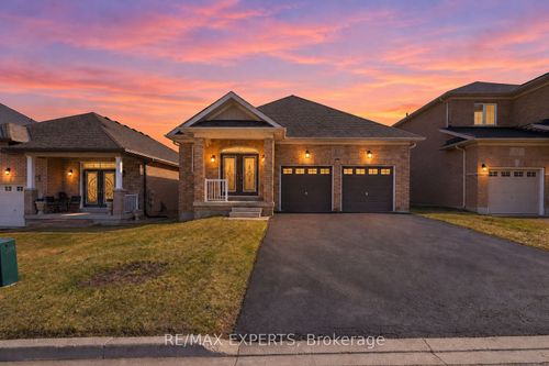 57 Hopkins Cres, Bradford, ON, L3Z0R7 | Card Image