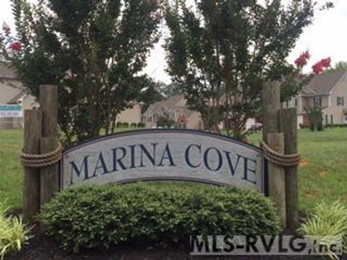 102 Marina Cv, Clarksville, VA, 23927-9233 | Card Image