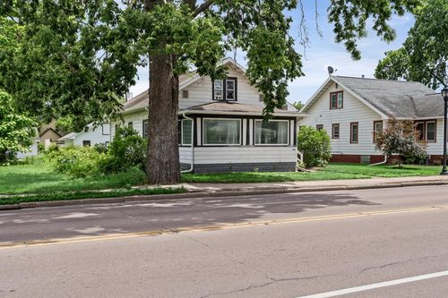 1328 George Street, La Crosse, WI, 54603 | Card Image