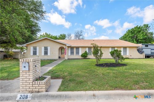 208 Red Oak Dr, Harker Heights, TX, 76548-1718 | Card Image