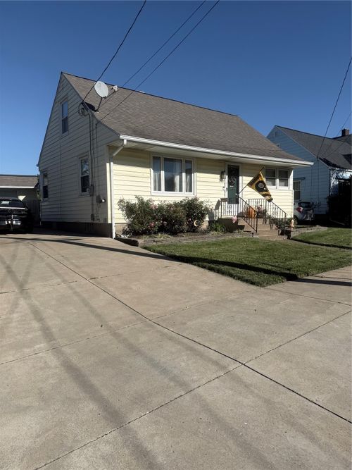 2419 Taggert St, Erie, PA, 16510-1741 | Card Image
