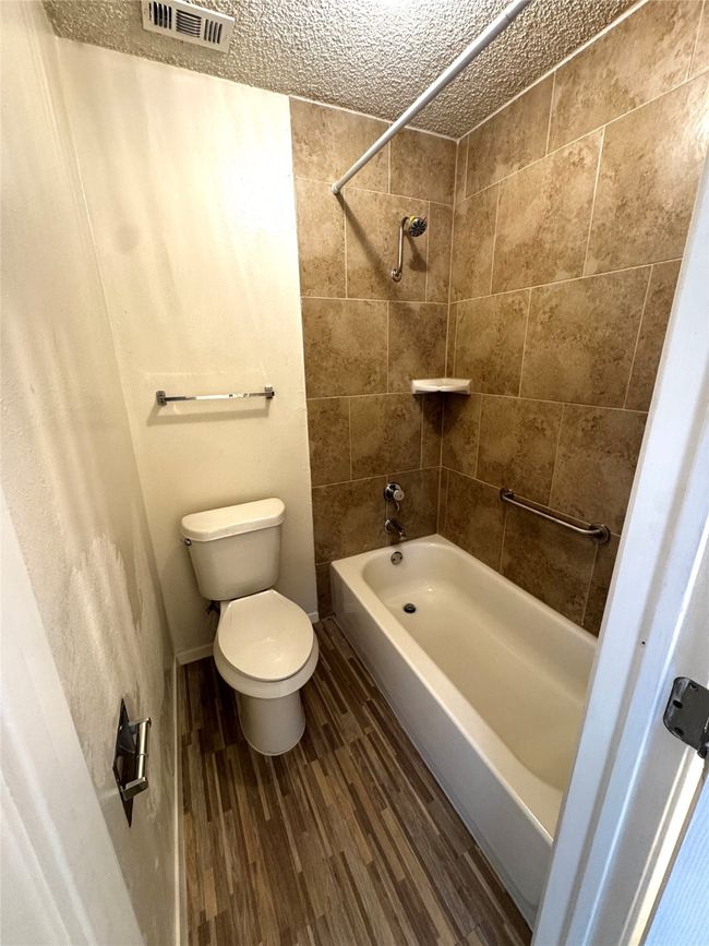 APT-2325 - 12484 Abrams Rd, Condo with 2 bedrooms, 2 bathrooms and null parking in Dallas TX | Image 5