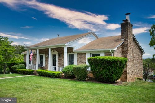 1222 Pinehurst Rd, STAUNTON, VA, 24401-1834 | Card Image
