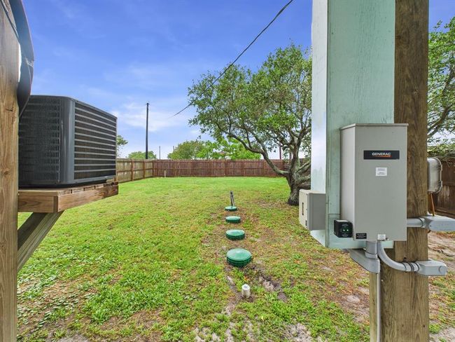 2403 S Bronte St, House other with 3 bedrooms, 2 bathrooms and 3 parking in Rockport TX | Image 39