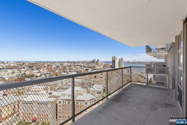 6050 Kennedy Blvd, Condo with 2 bedrooms, 2 bathrooms and null parking in West New York NJ | Image 11