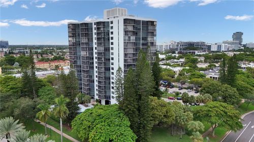 apt-405-20100 W Country Club Dr, Aventura, FL, 33180-1633 | Card Image