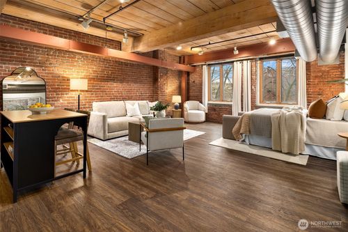 r201-1507 Western Ave, Seattle, WA, 98101-1563 | Card Image