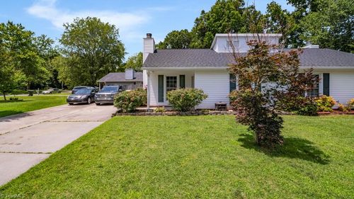 3106 Twin Brooks Dr, Greensboro, NC, 27407-6736 | Card Image