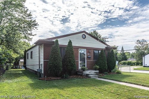 3800 Elmhurst Ave, Royal Oak, MI, 48073-1823 | Card Image