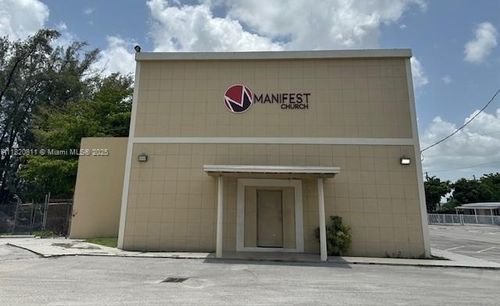 680 Superior St, Opa-Locka, FL, 33054-3934 | Card Image