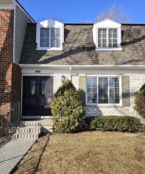 1976 Ridge Ct, Royal Oak, MI, 48073-1217 | Card Image