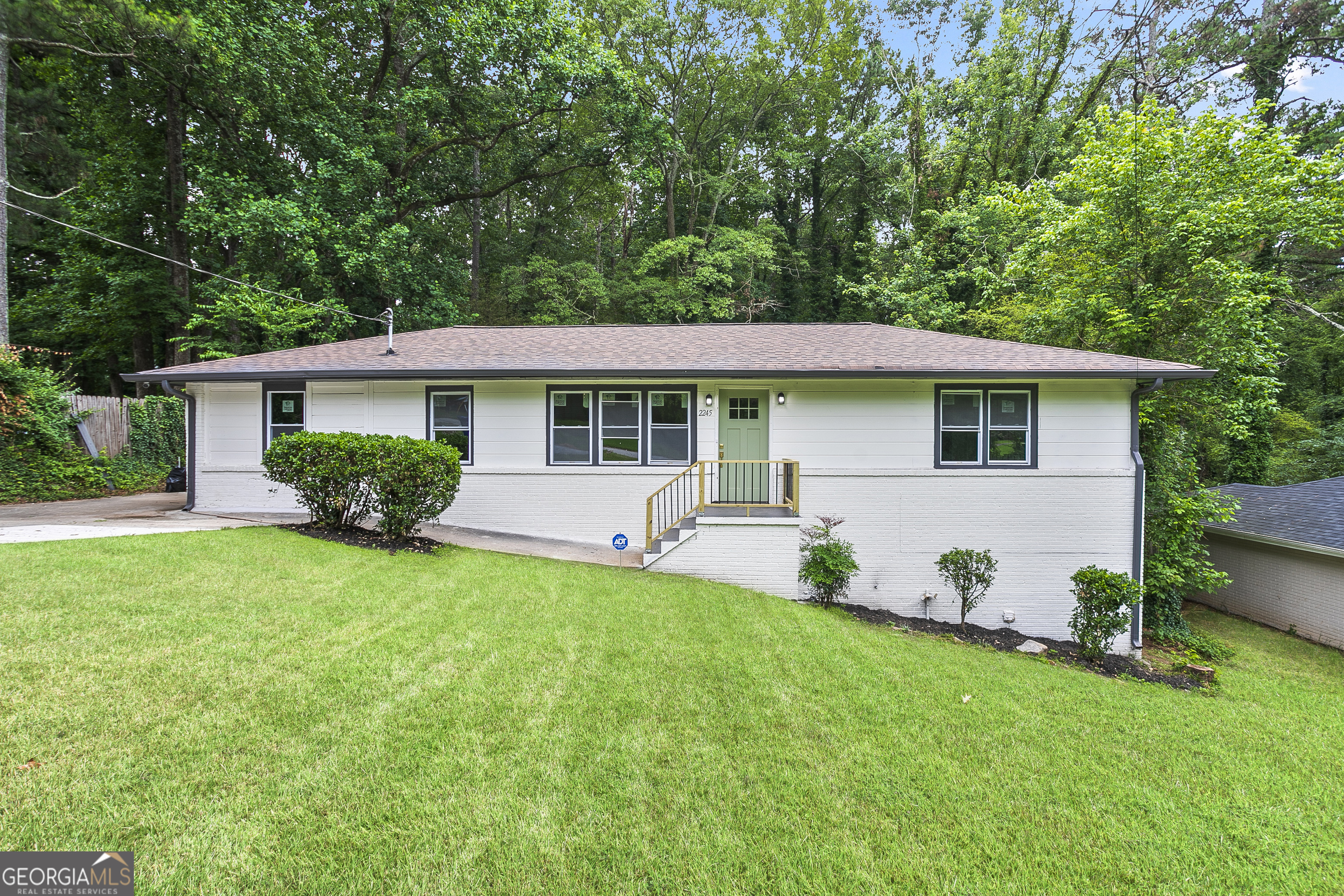 Pinewood Dr, Decatur, GA 30032